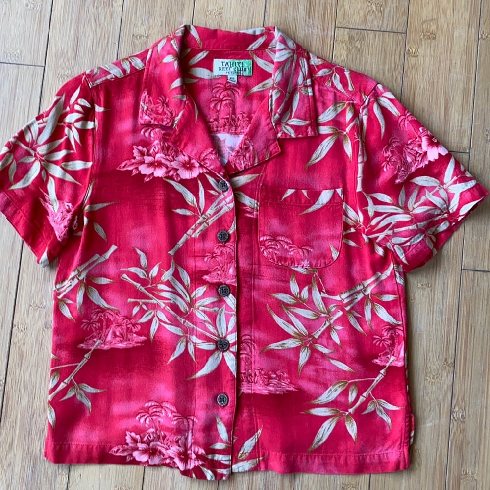 Red Hawaiian shirt petite small